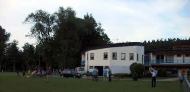 Vor dem Vereinsheim Vor dem Vereinsheim