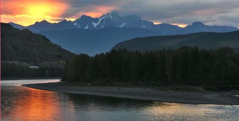 Sonnenaufgang am Skeena bei Kitwanga