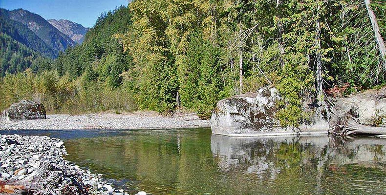 Eine gute, tiefe Stelle am Coquihalla River