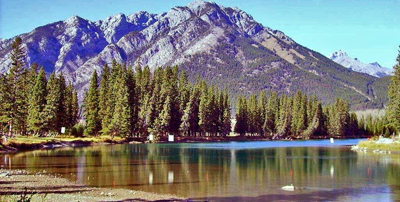 Die Rockies sind bei Banff überall