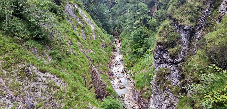 narrow alp valley
